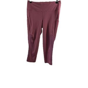 Lululemon Mauve Leggings with Cut Off detail size  8
